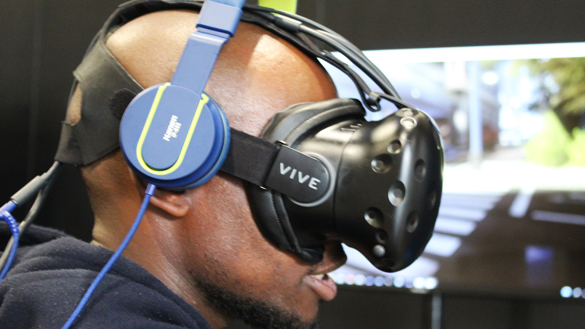 virtual reality team building experience