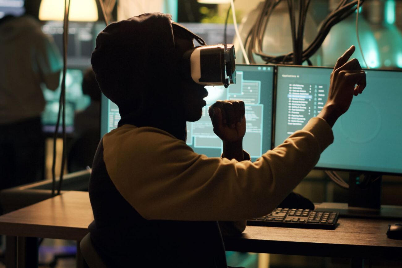 Navigating Real World Risks In Immersive Vr Environments 2