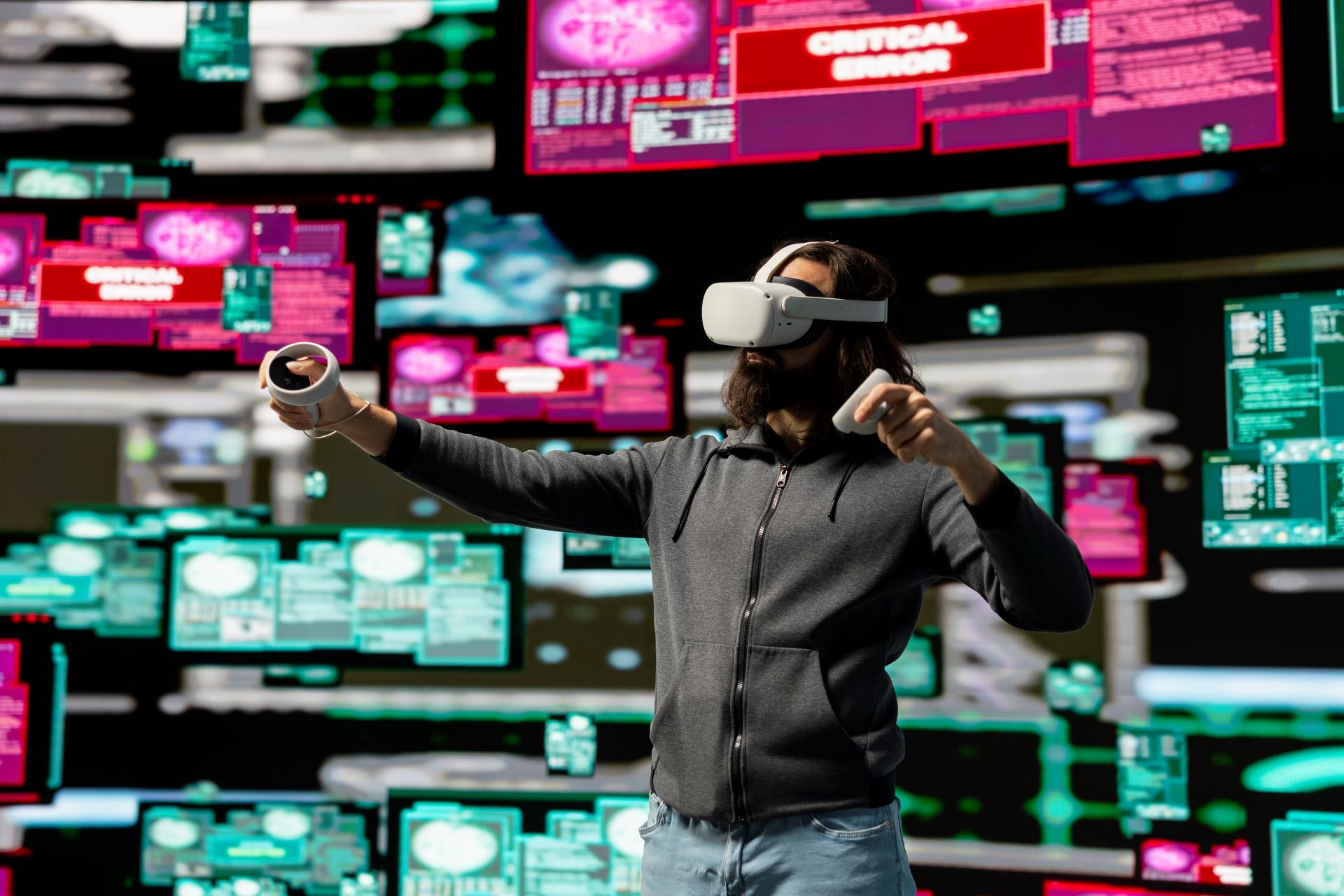 Navigating Real-World Risks in Immersive VR Environments